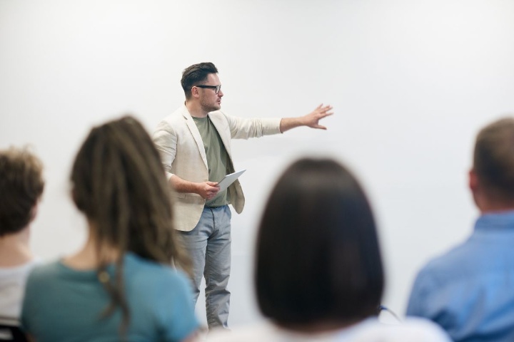 Profesores españoles memorizar fechas Europa