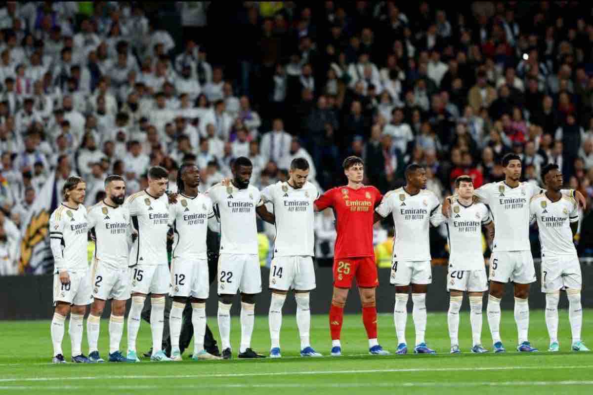 Dos futbolistas del Real Madrid en la rampa de salida